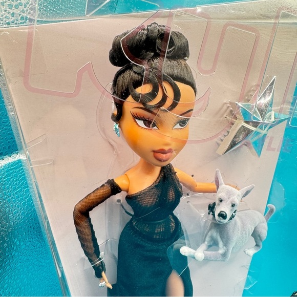 Bratz Kylie Jenner Doll Collectible MGAE 2022 Sealed Box Rare Fashion Figure - Picture 5 of 10